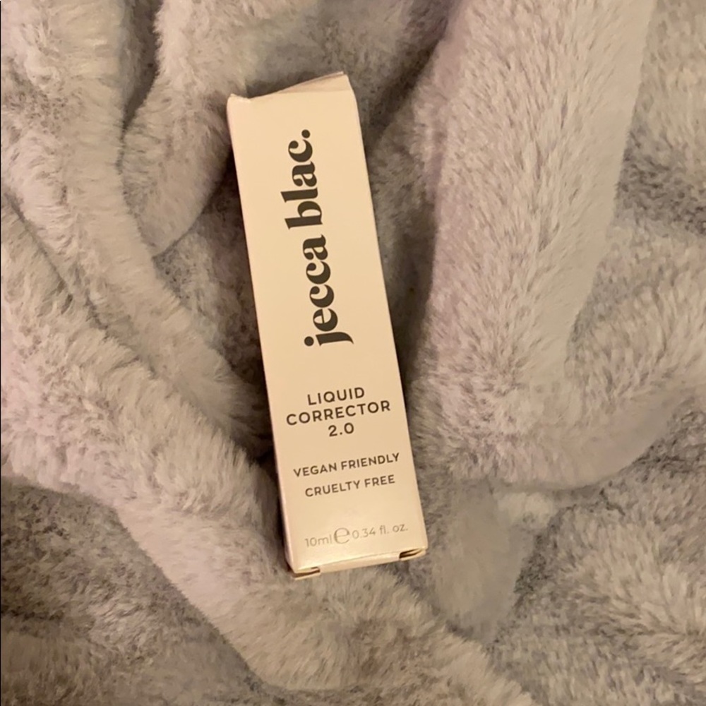 Jecca Black liquid corrector 2.0
